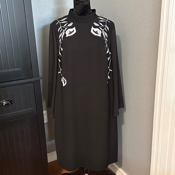 SLNY Dress Size 16W Black Mock Neck White Floral Embroidery Long Sleeve Formal - Picture 2 of 12